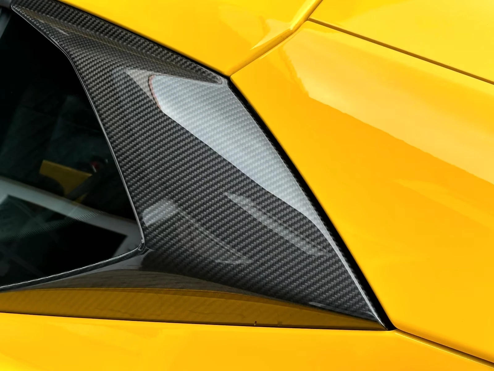 Lamborghini Temerario HYBRID GIALLO CARBON SONUS, снимка 5 - Автомобили и джипове - 54071347