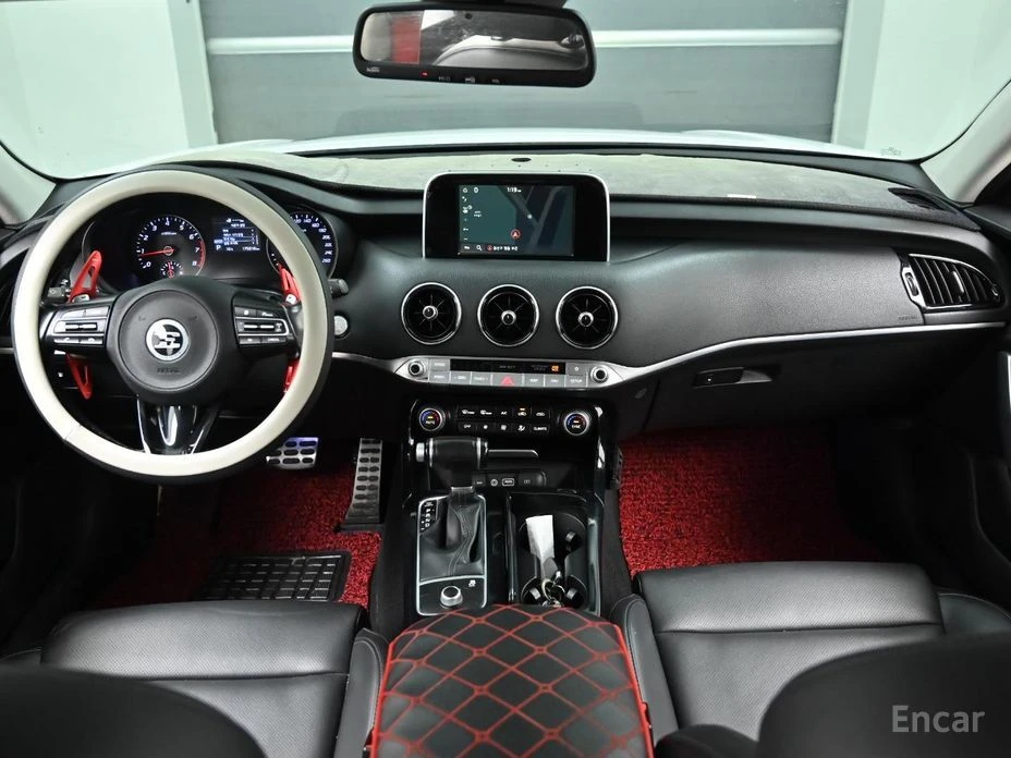 Kia Stinger * 2.0T* PRIME* КОЖА* ПОДГРЕВ* KEYLESS* КАМЕРИ* , снимка 5 - Автомобили и джипове - 54146882