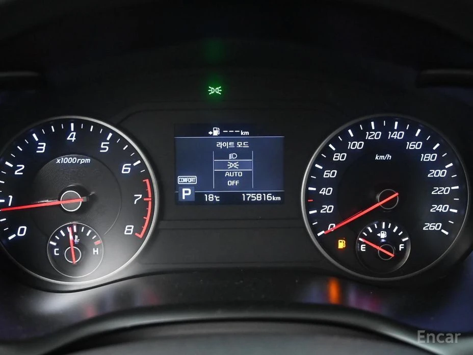 Kia Stinger * 2.0T* PRIME* КОЖА* ПОДГРЕВ* KEYLESS* КАМЕРИ* , снимка 10 - Автомобили и джипове - 54146882