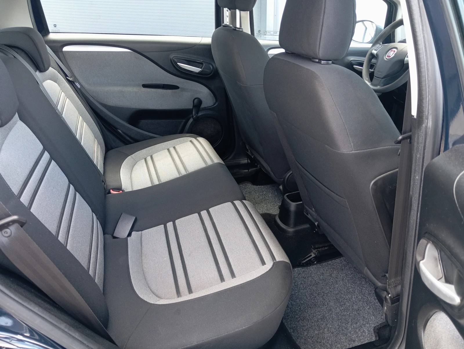 Fiat Punto EVO 1.4LPG, снимка 9 - Автомобили и джипове - 54150632