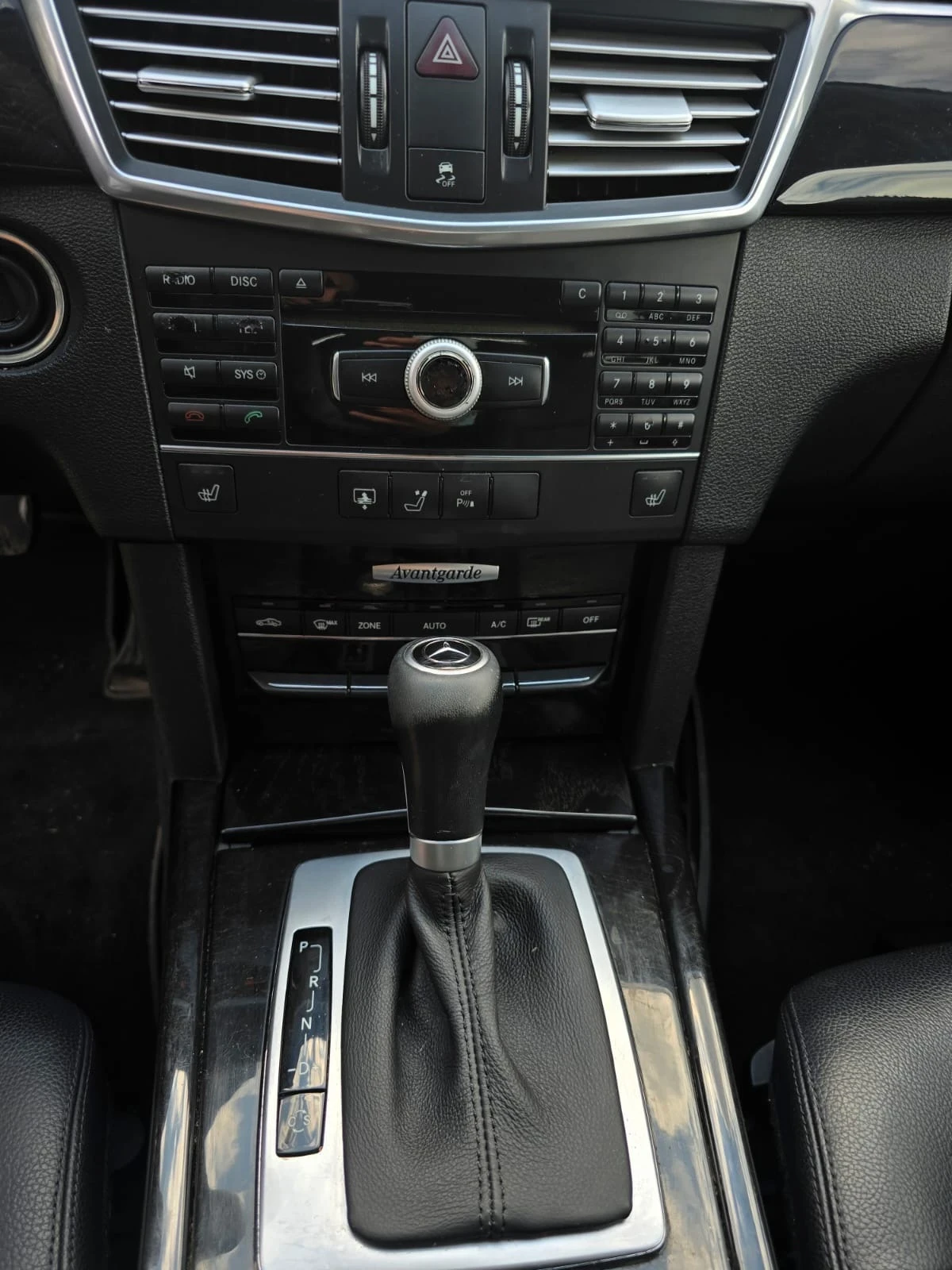 Mercedes-Benz E 220 2.2, снимка 14 - Автомобили и джипове - 54623189