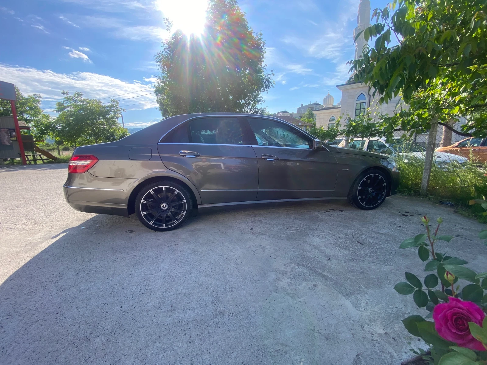 Mercedes-Benz E 220 2.2, снимка 8 - Автомобили и джипове - 54623189