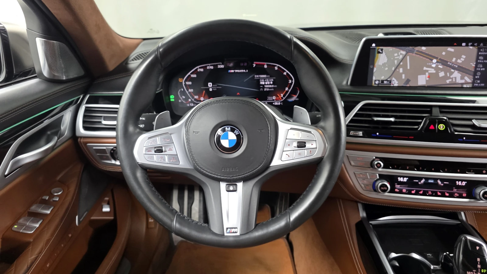 BMW 760 M PKG* V12* ОБДУХВАНЕ* МАСАЖИ* 360 CAM* ПОДГРЕВ, снимка 7 - Автомобили и джипове - 54984244