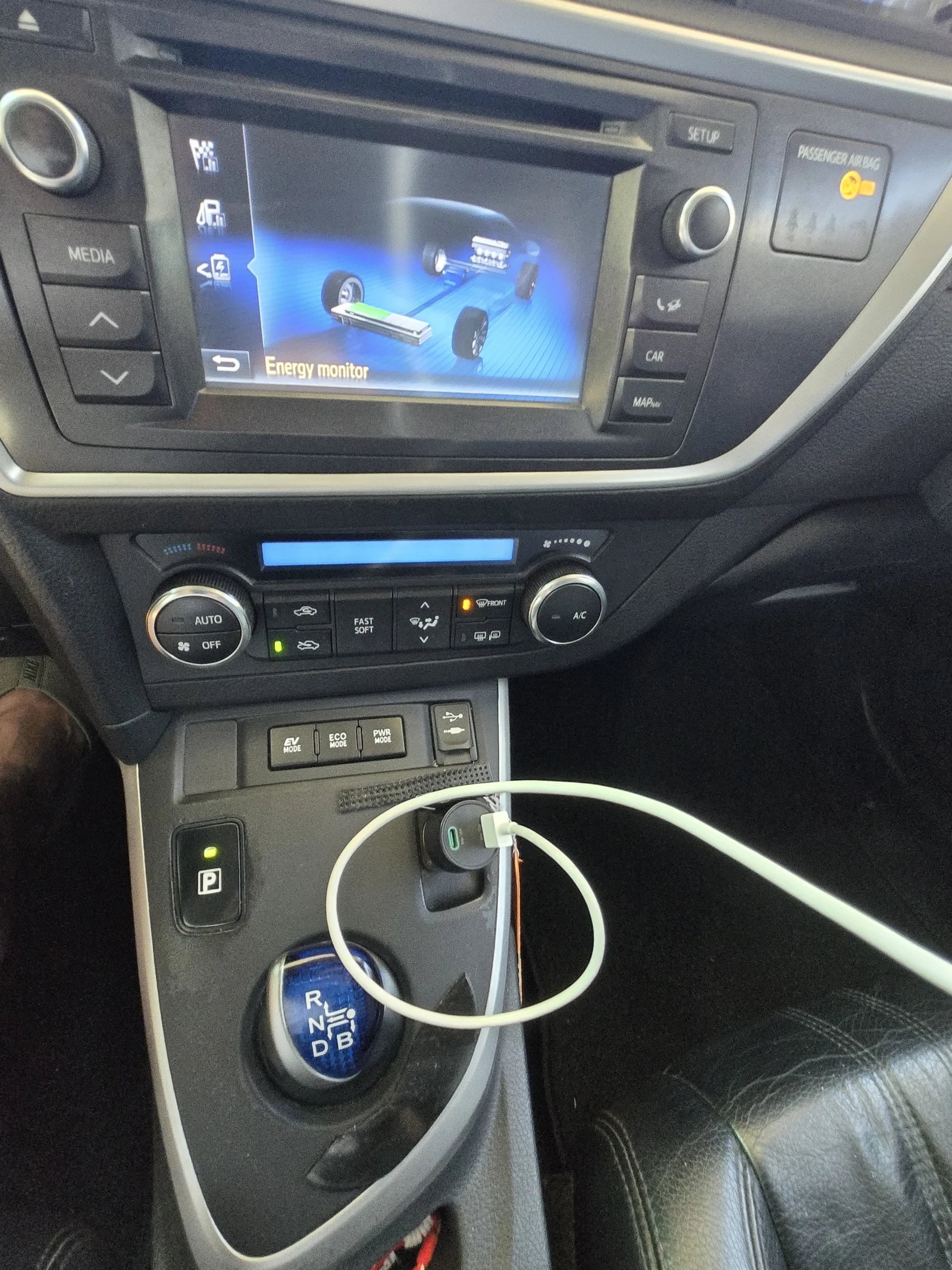 Toyota Auris С газ разход 4/100, снимка 9 - Автомобили и джипове - 55171519