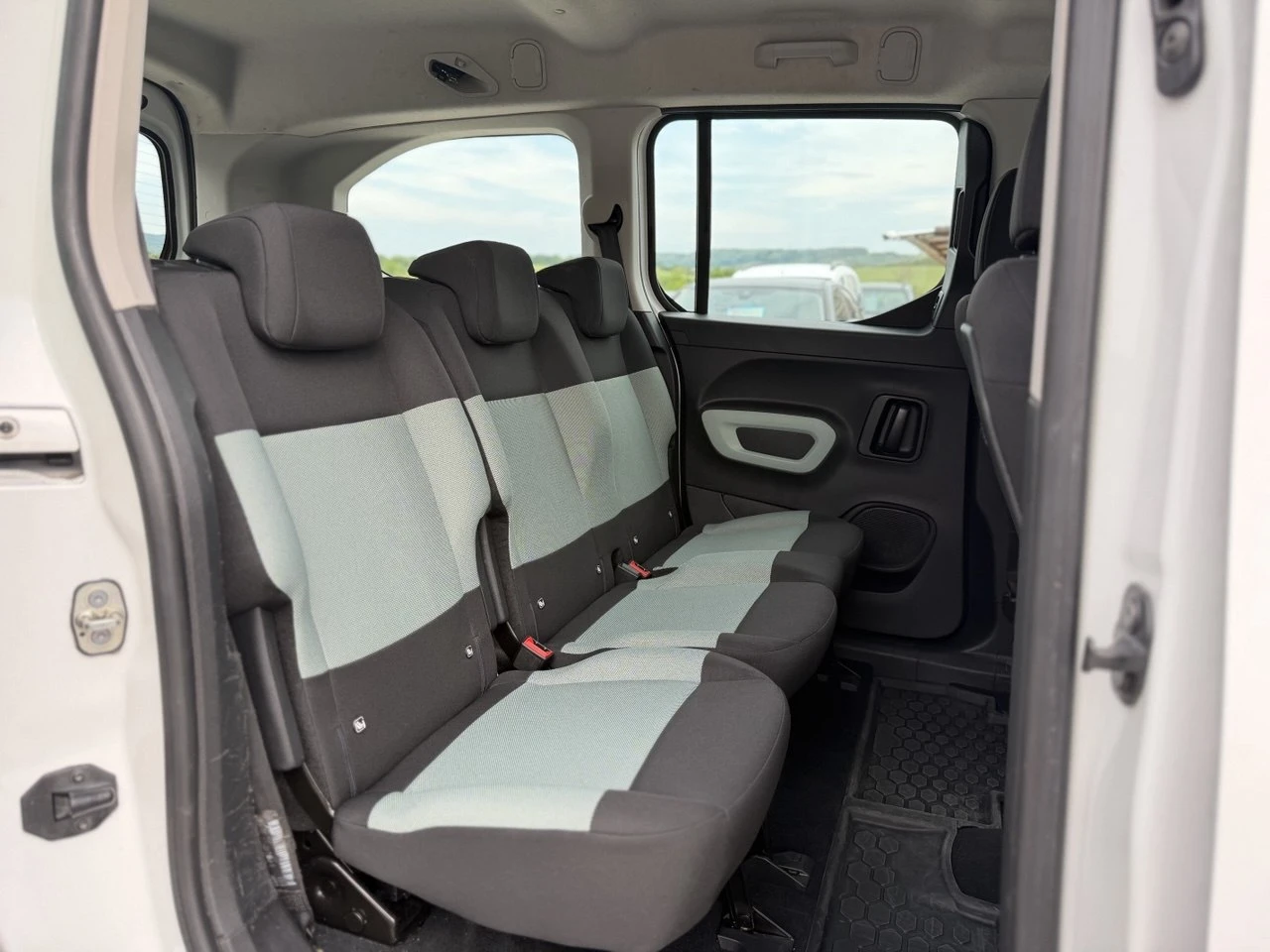 Citroen Berlingo 1.5BlueHDi, снимка 12 - Автомобили и джипове - 55316818