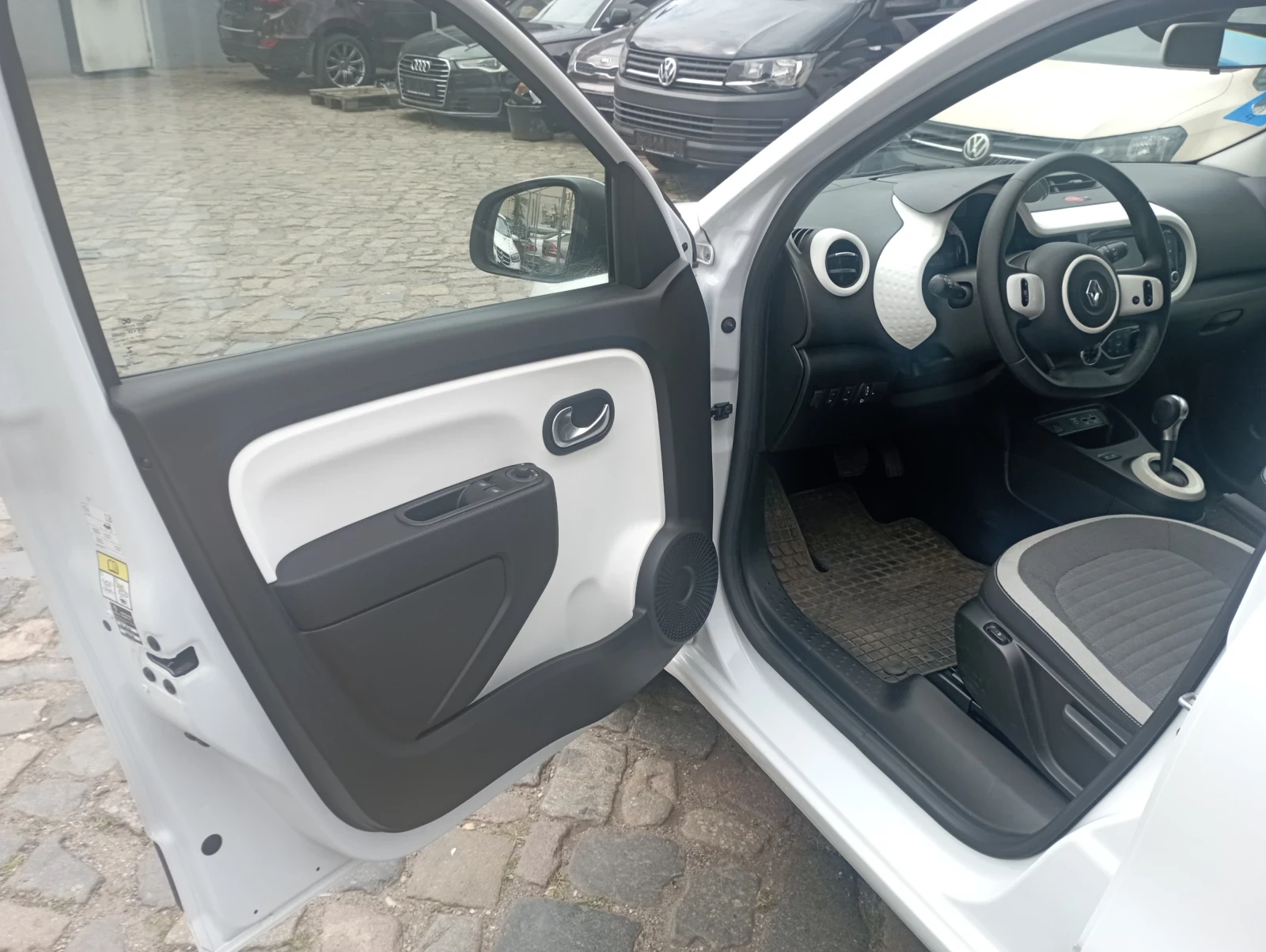 Renault Twingo Twingo Elektro , снимка 8 - Автомобили и джипове - 55381830