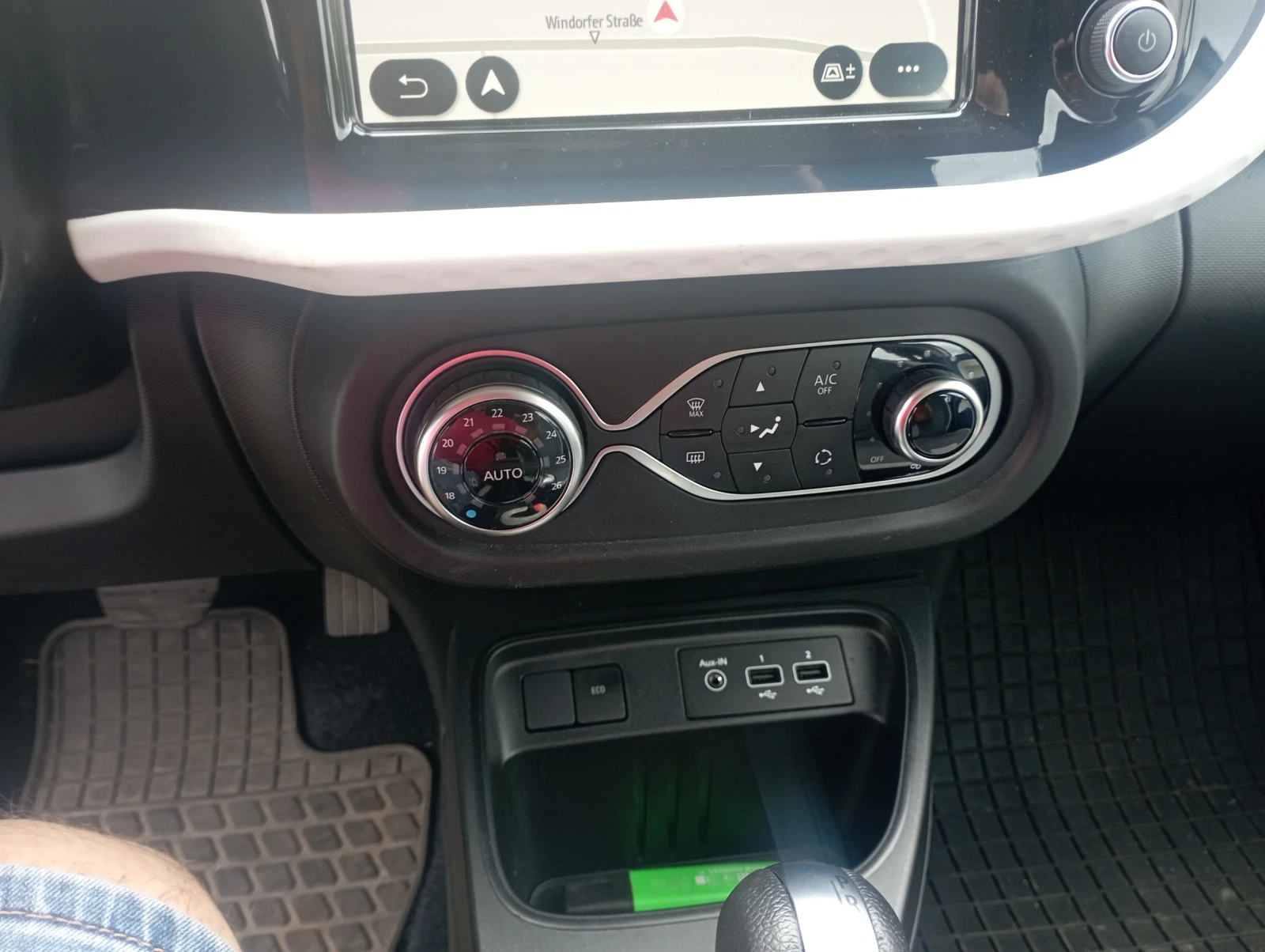 Renault Twingo Twingo Elektro , снимка 10 - Автомобили и джипове - 55381830