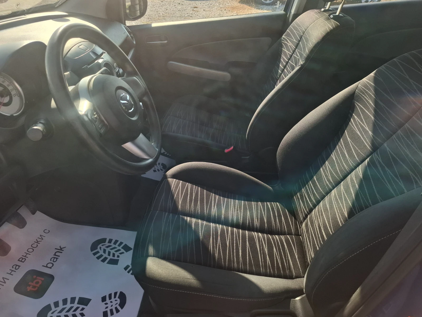 Mazda 2 1.3 Бензин, снимка 9 - Автомобили и джипове - 55440355