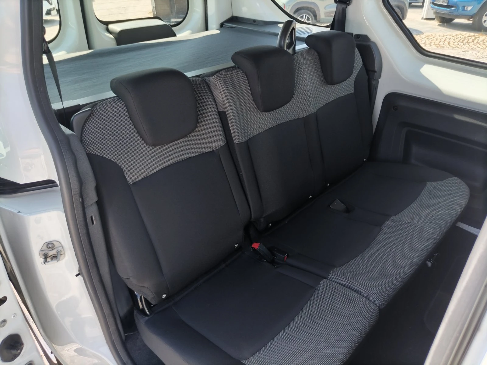 Dacia Dokker 1.5dCi/95к.с./4+ 1/N1, снимка 16 - Автомобили и джипове - 55562968