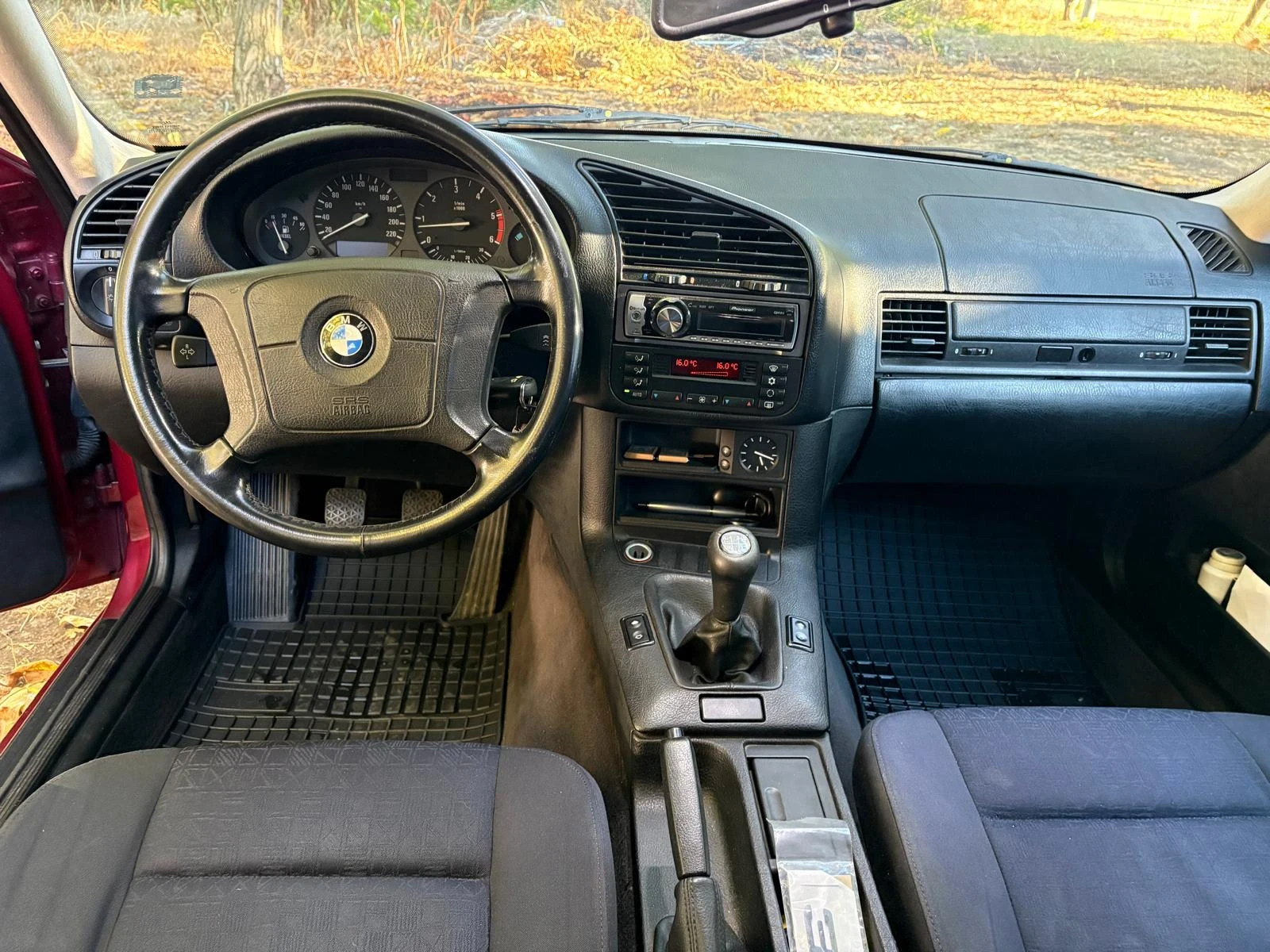 BMW 318 318 TDS 90кс, снимка 5 - Автомобили и джипове - 56338945