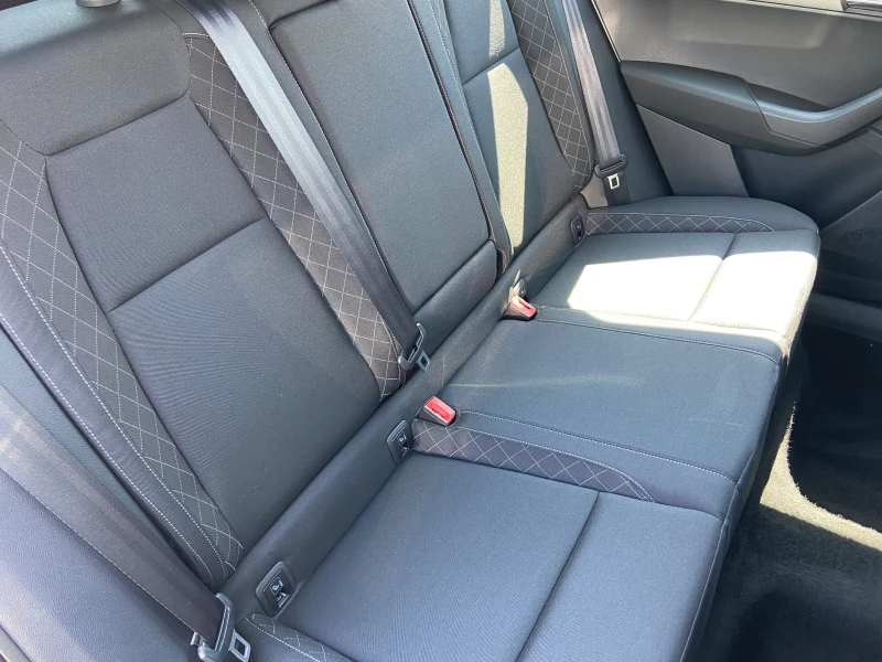 Skoda Karoq Има видеоклип към обявата!, снимка 12 - Автомобили и джипове - 51015020