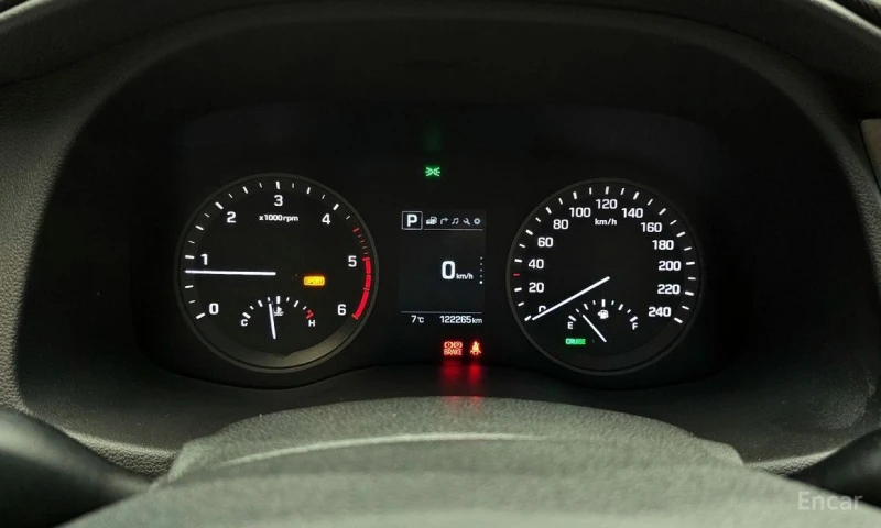 Hyundai Tucson, снимка 8 - Автомобили и джипове - 52723036