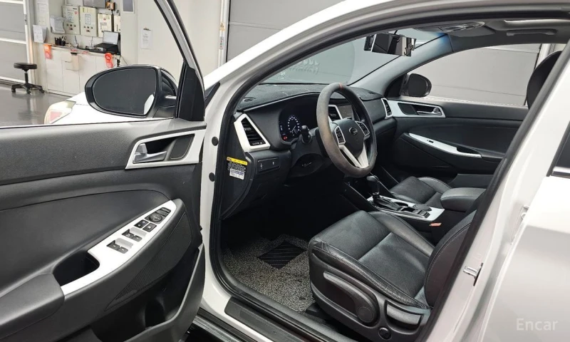 Hyundai Tucson, снимка 10 - Автомобили и джипове - 52723036