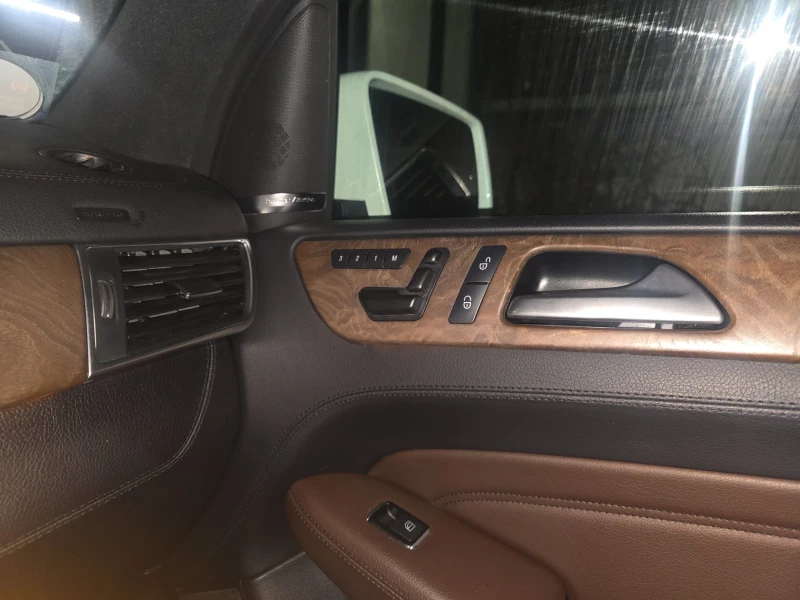 Mercedes-Benz ML 350 AMG = DISTRONIC = FULL, снимка 9 - Автомобили и джипове - 53135797