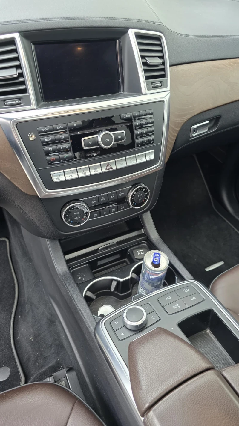 Mercedes-Benz ML 350 AMG = DISTRONIC = FULL, снимка 6 - Автомобили и джипове - 53135797