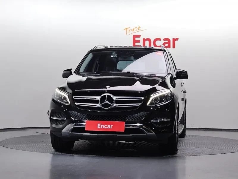 Mercedes-Benz GLE 250 D 4Matic, снимка 3 - Автомобили и джипове - 55789157