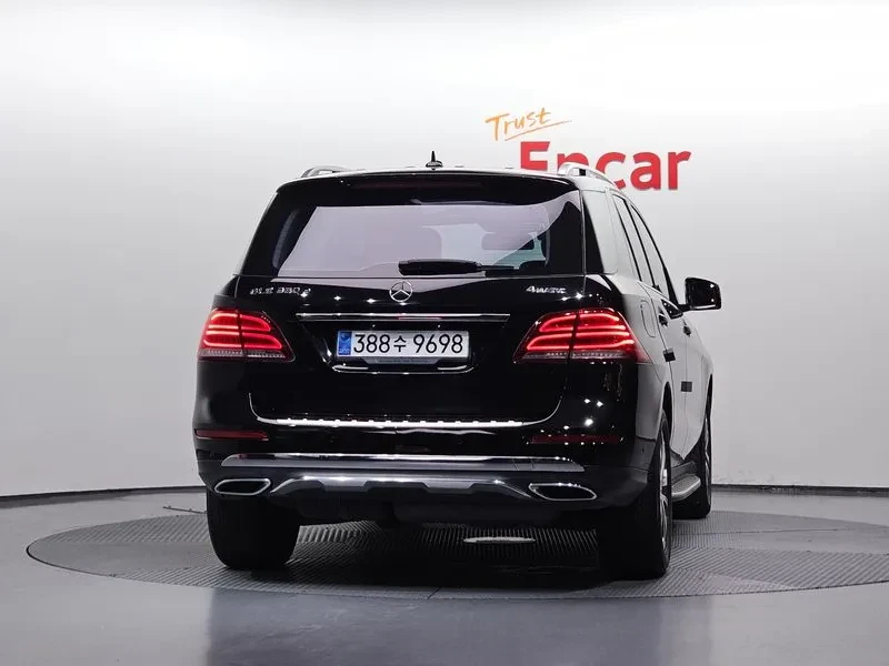 Mercedes-Benz GLE 250 D 4Matic, снимка 4 - Автомобили и джипове - 55789157