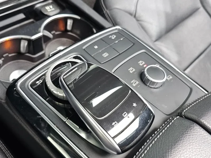 Mercedes-Benz GLE 250 D 4Matic, снимка 16 - Автомобили и джипове - 55789157