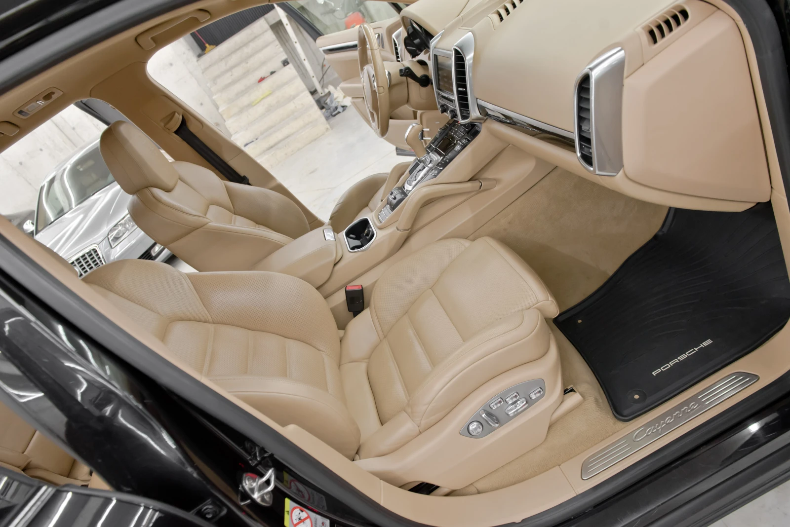 Porsche Cayenne 3.0D* 245кс* SportChrono* Обдухване - изображение 10