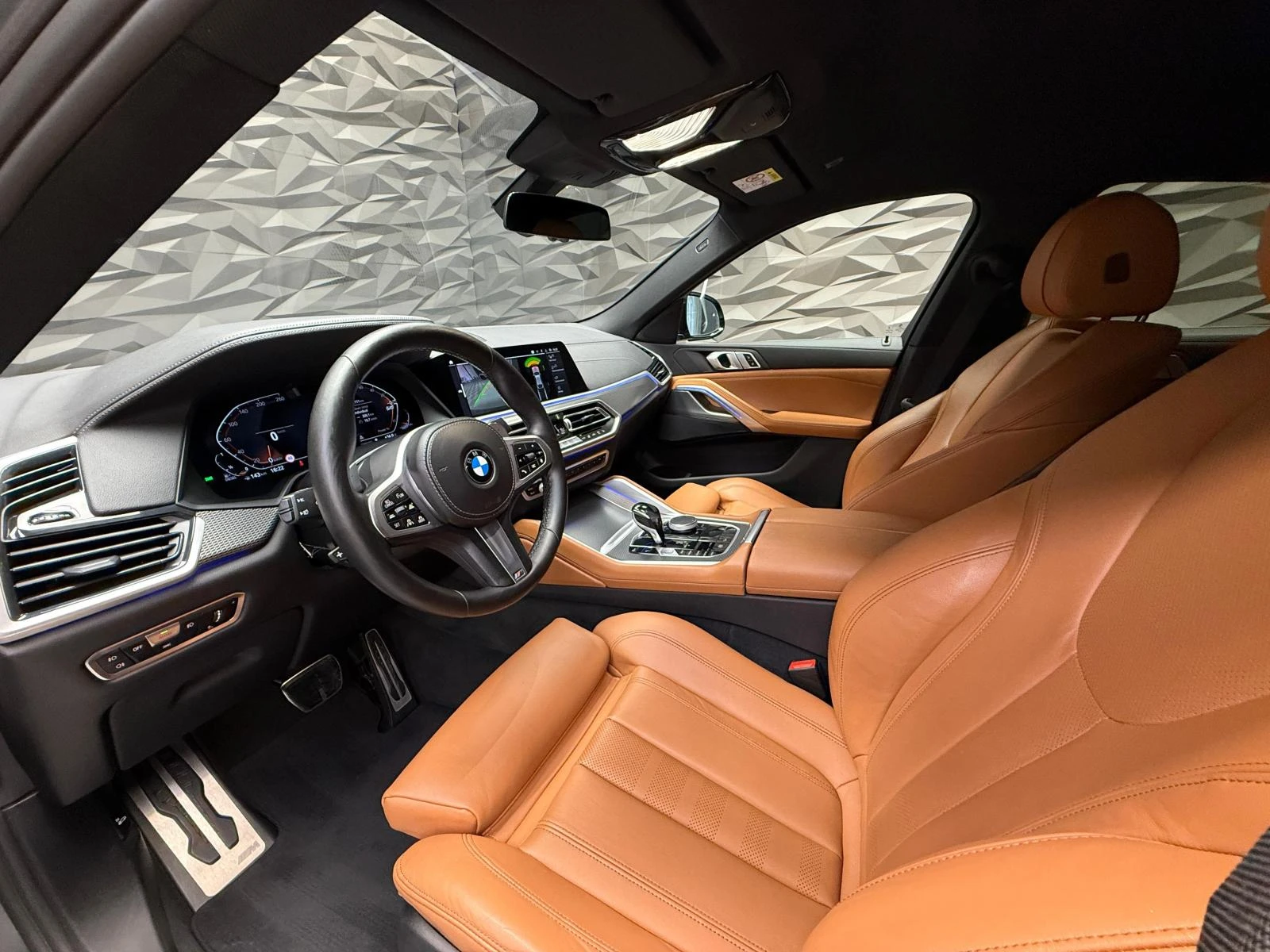 BMW X6 xDrive40d M-Sport* Camera* 360 патронник* Подгрев*, снимка 9 - Автомобили и джипове - 54118383