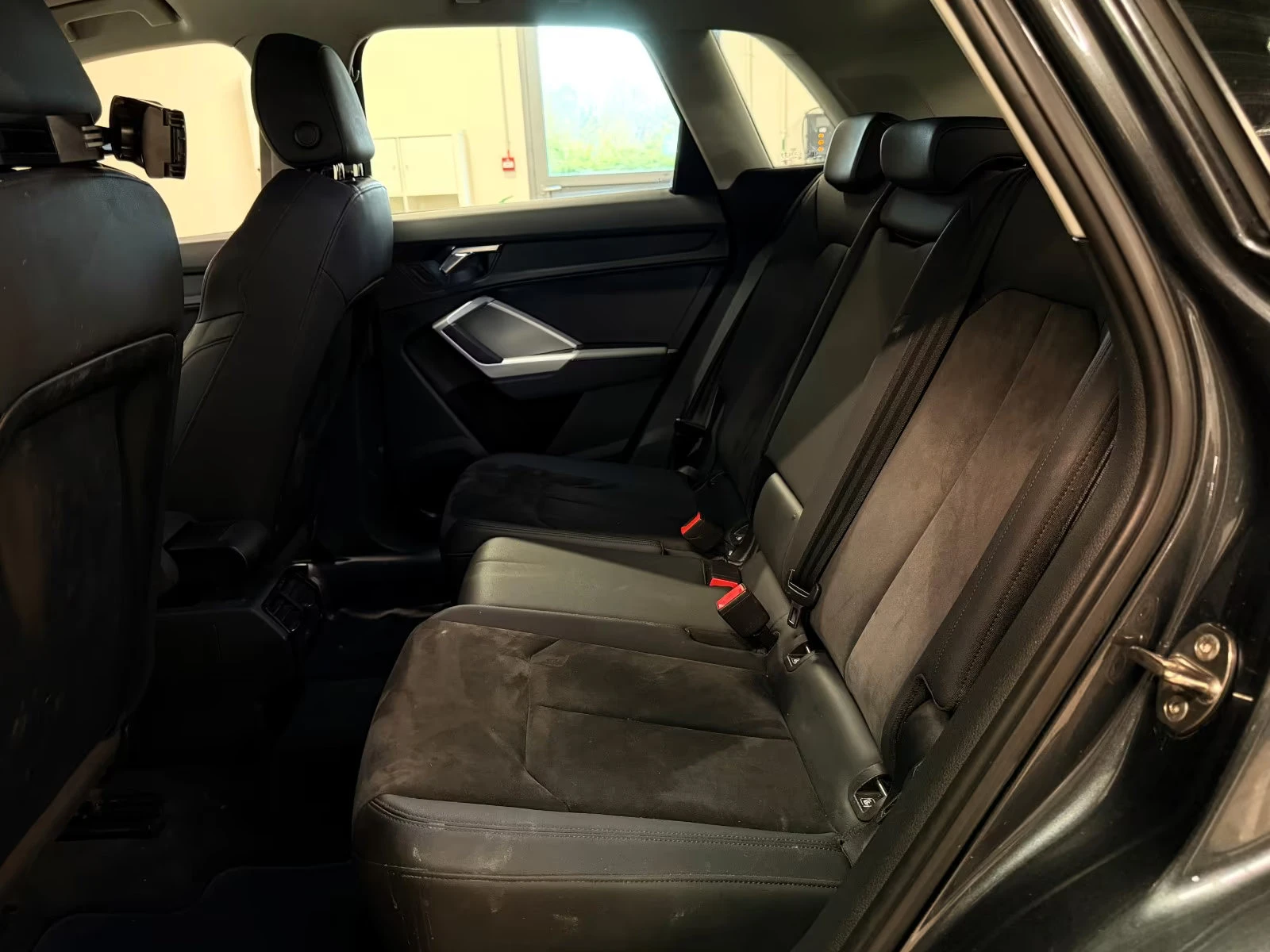 Audi Q3 35TFSI/150HP/S-LINE/CAM/NAVI/CPLAY/DIGI/ALKH/273q, снимка 15 - Автомобили и джипове - 54458822