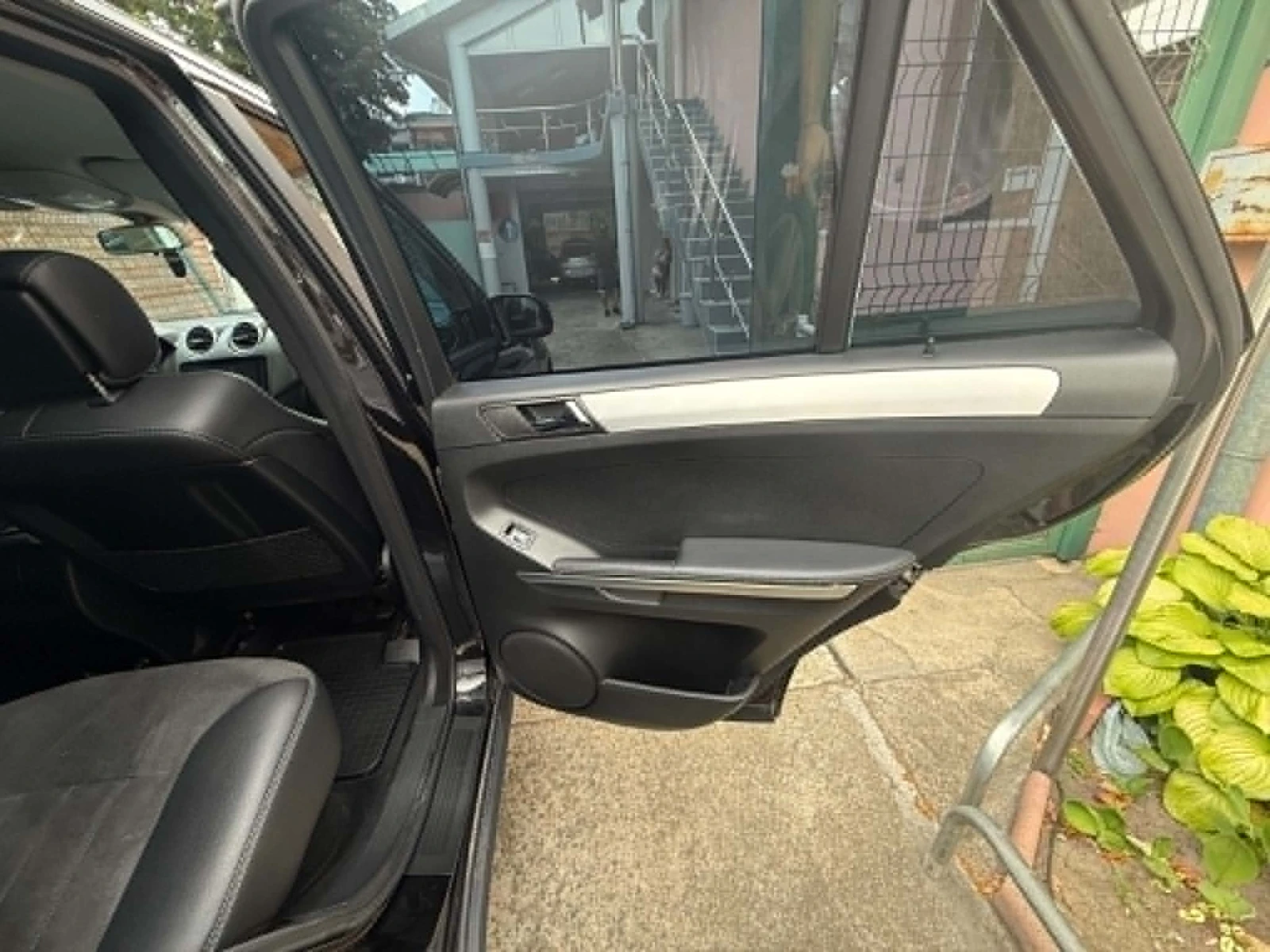 Mercedes-Benz ML 320 4matic, снимка 9 - Автомобили и джипове - 54961191