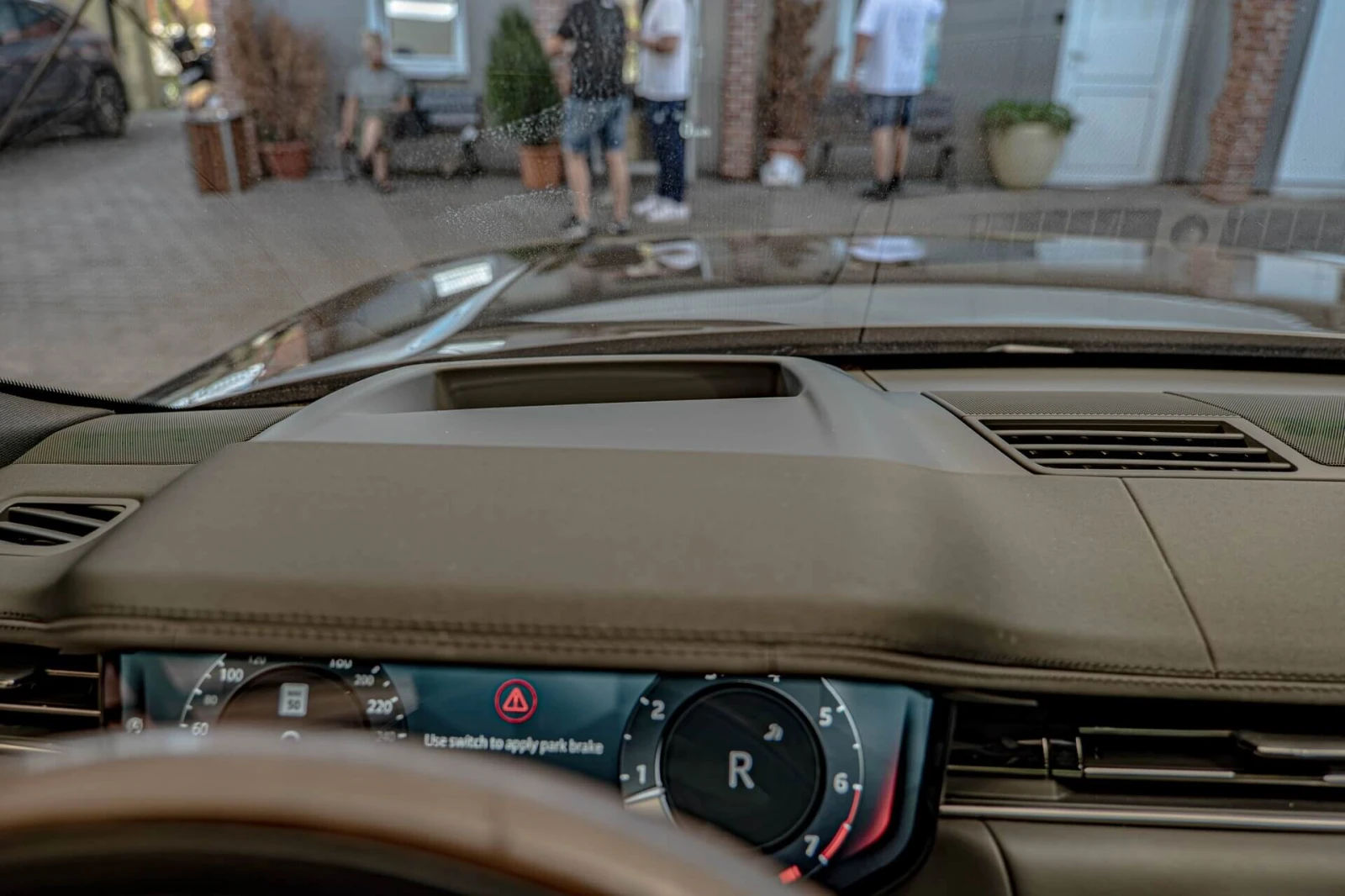 Land Rover Range rover P530/HuD/Meridian/Камера 360/Панорама/Дистроник, снимка 16 - Автомобили и джипове - 55317917