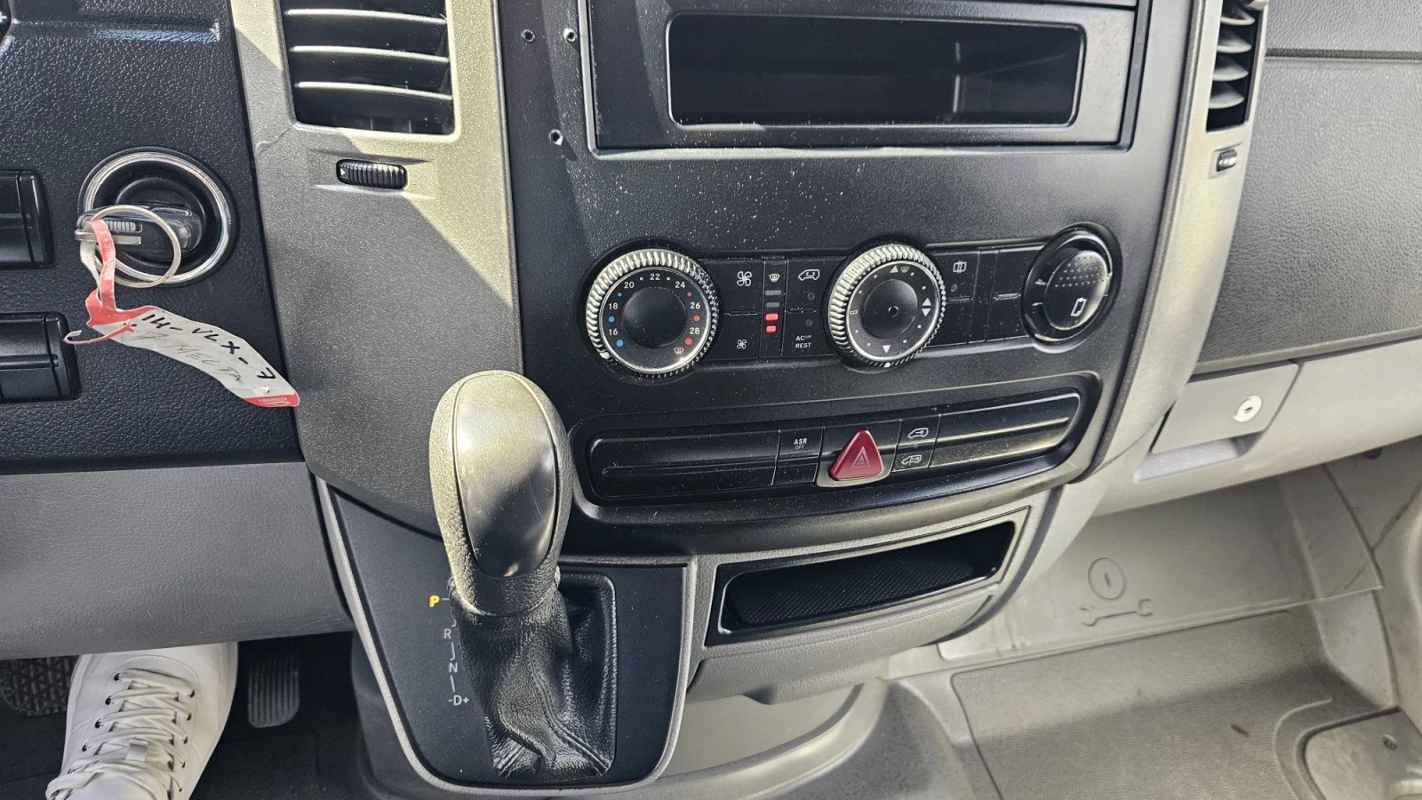 Mercedes-Benz Sprinter 7места, снимка 9 - Бусове и автобуси - 56254018