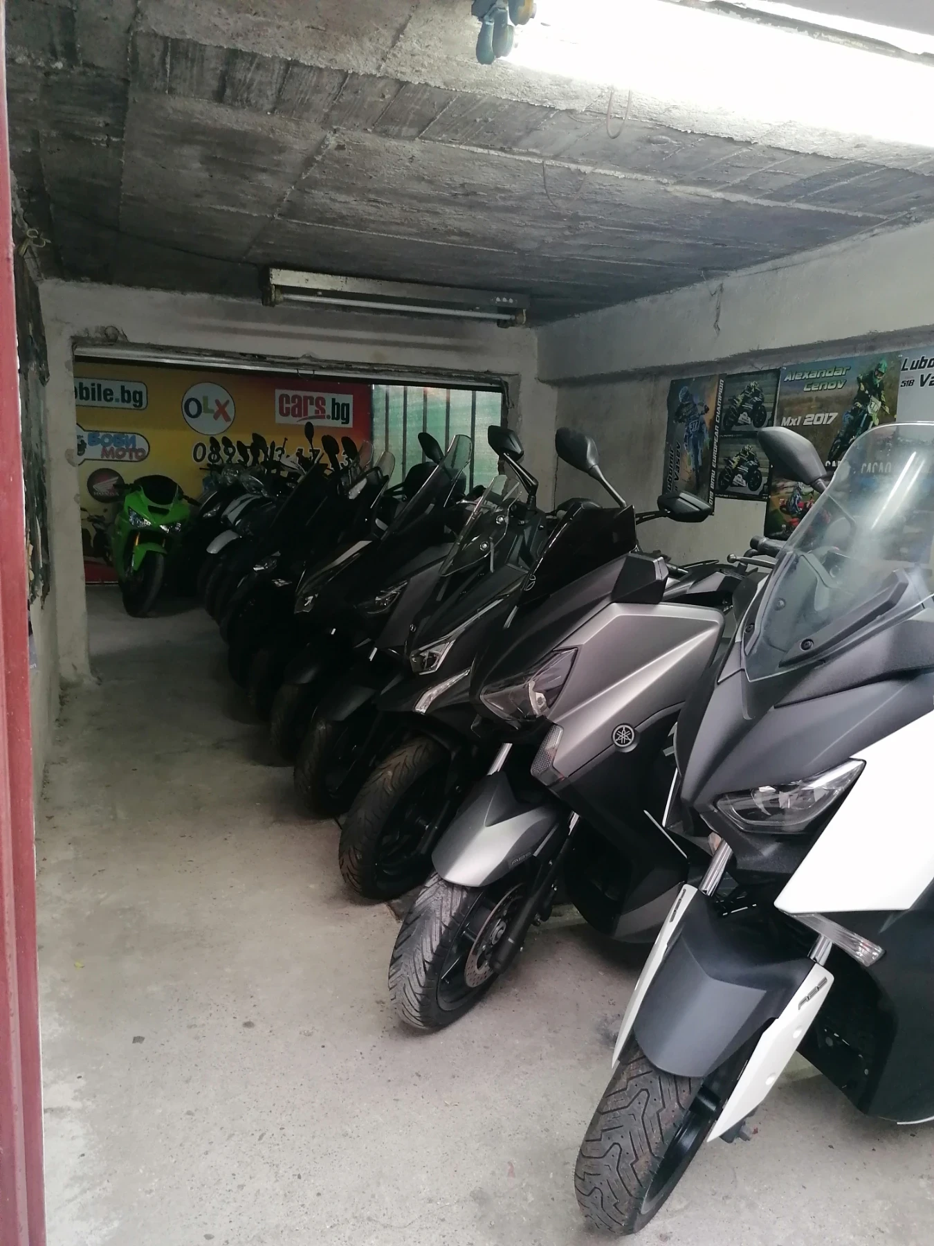 Yamaha X-max 300i Blue Core, ABS, LED, TRC 3 Броя - изображение 7