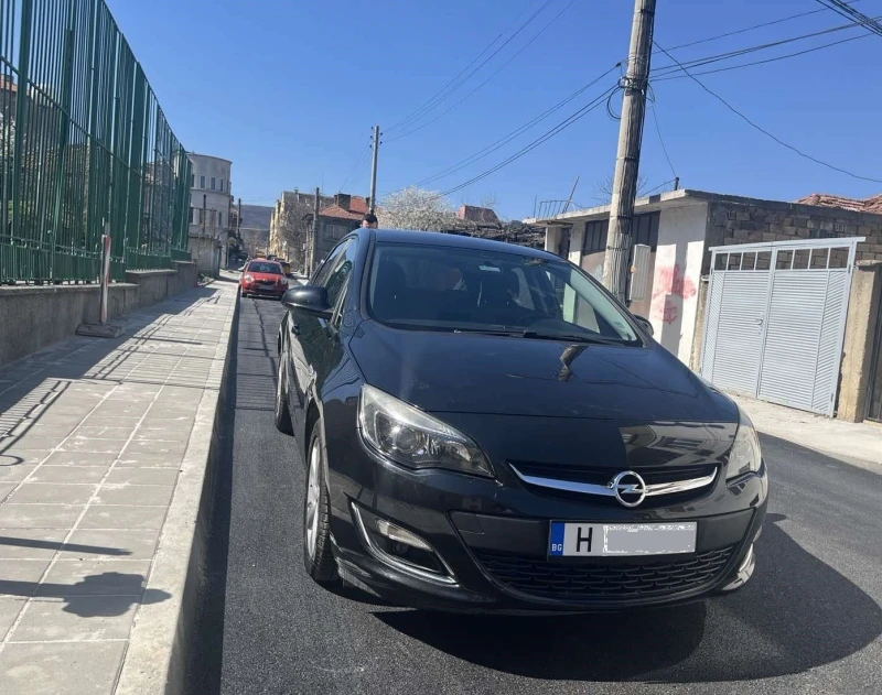 Opel Astra J 1.4 Turbo, LPG, снимка 2 - Автомобили и джипове - 45779649