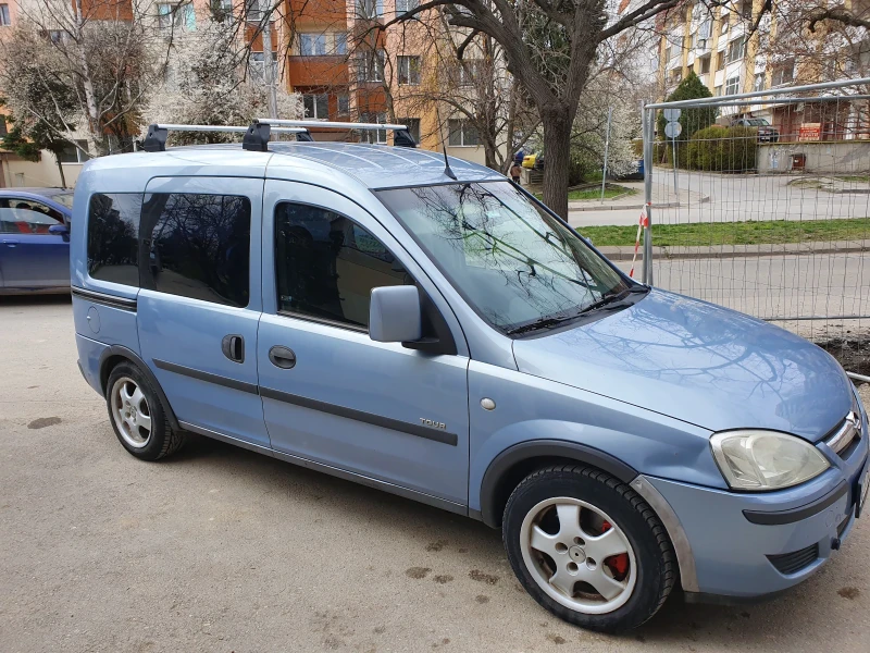 Opel Combo 1.6 Газ/Бензин, снимка 4 - Автомобили и джипове - 47335157