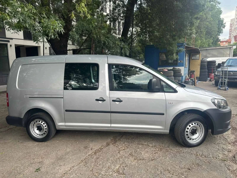 VW Caddy 1.6ТД, снимка 9 - Автомобили и джипове - 50653561