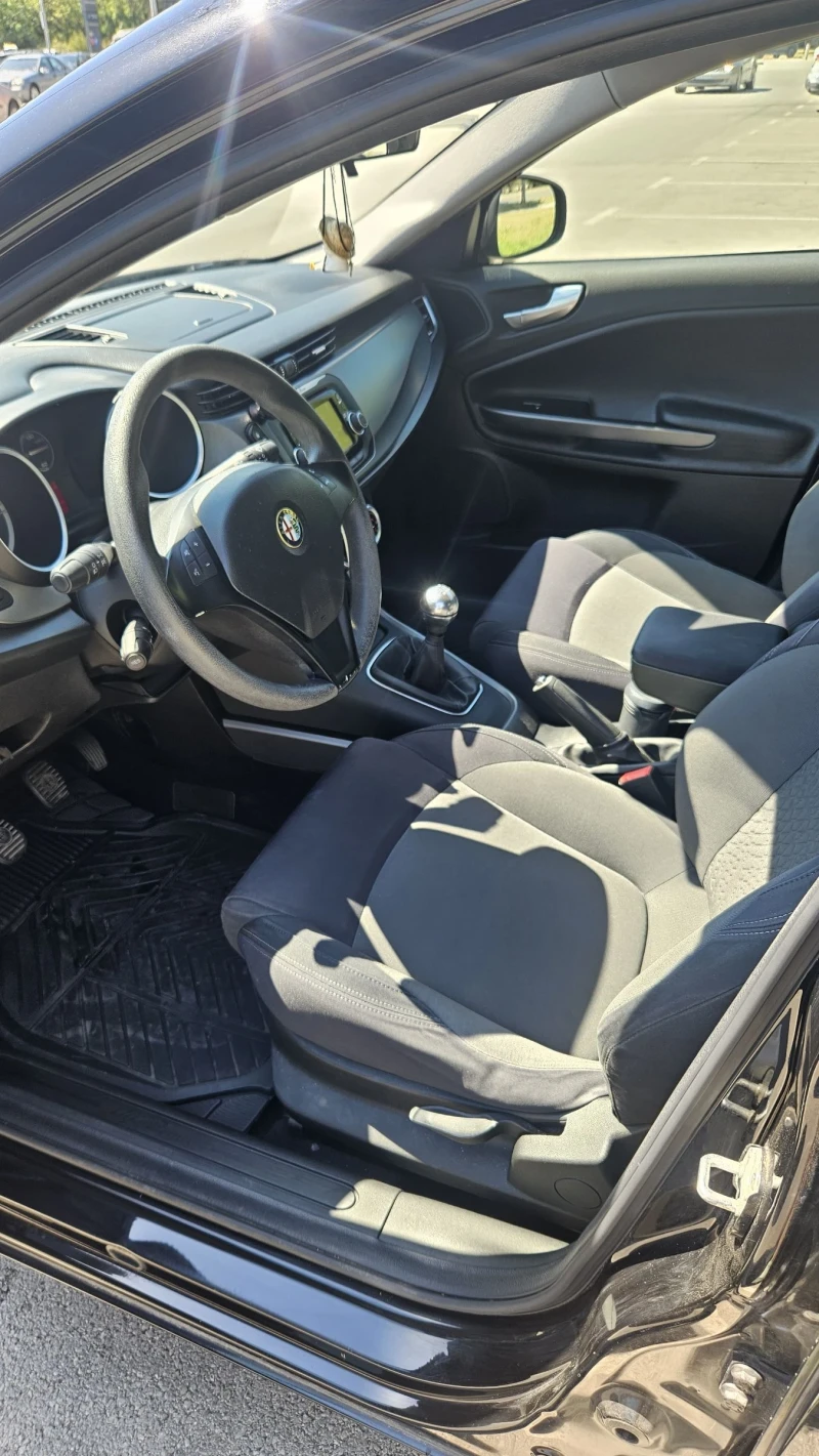 Alfa Romeo Giulietta Фабрична газ , снимка 11 - Автомобили и джипове - 52637136