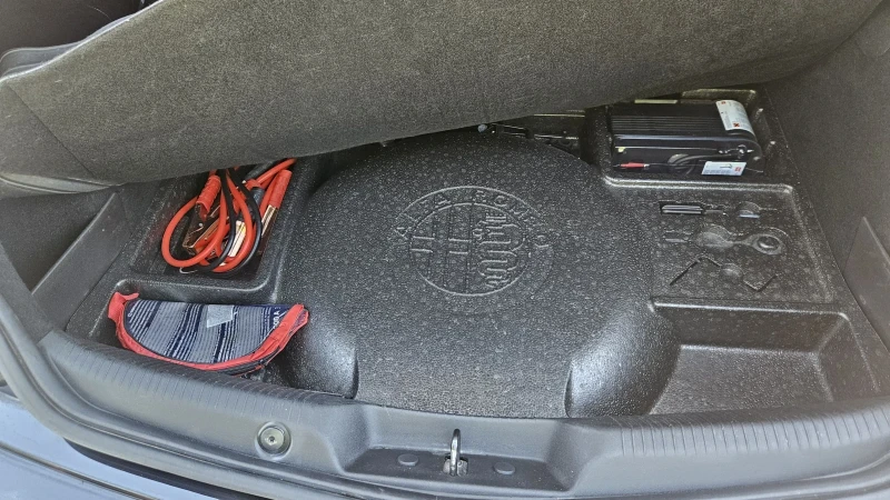 Alfa Romeo Giulietta Фабрична газ , снимка 10 - Автомобили и джипове - 52637136