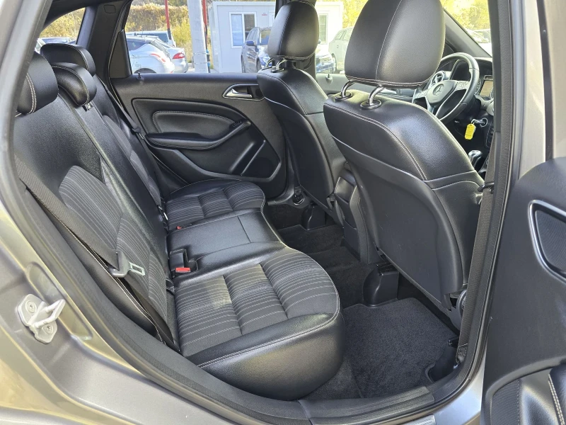 Mercedes-Benz B 180 B180/БЕНЗИН/ЛЕД/КОЖА/КАТО НОВА, снимка 11 - Автомобили и джипове - 52275390