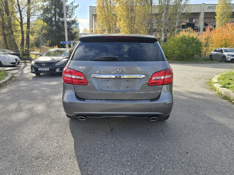 Mercedes-Benz B 180 B180/БЕНЗИН/ЛЕД/КОЖА/КАТО НОВА, снимка 5 - Автомобили и джипове - 52275390