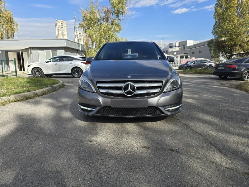 Mercedes-Benz B 180 B180/БЕНЗИН/ЛЕД/КОЖА/КАТО НОВА, снимка 2 - Автомобили и джипове - 52275390