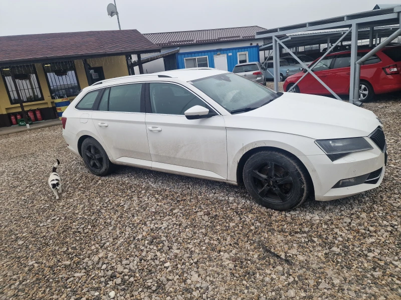 Skoda Superb 2.0 TDI 150KS, снимка 5 - Автомобили и джипове - 53294442