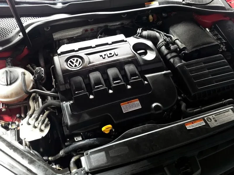 VW Golf 2.0 TDI, снимка 6 - Автомобили и джипове - 54302715