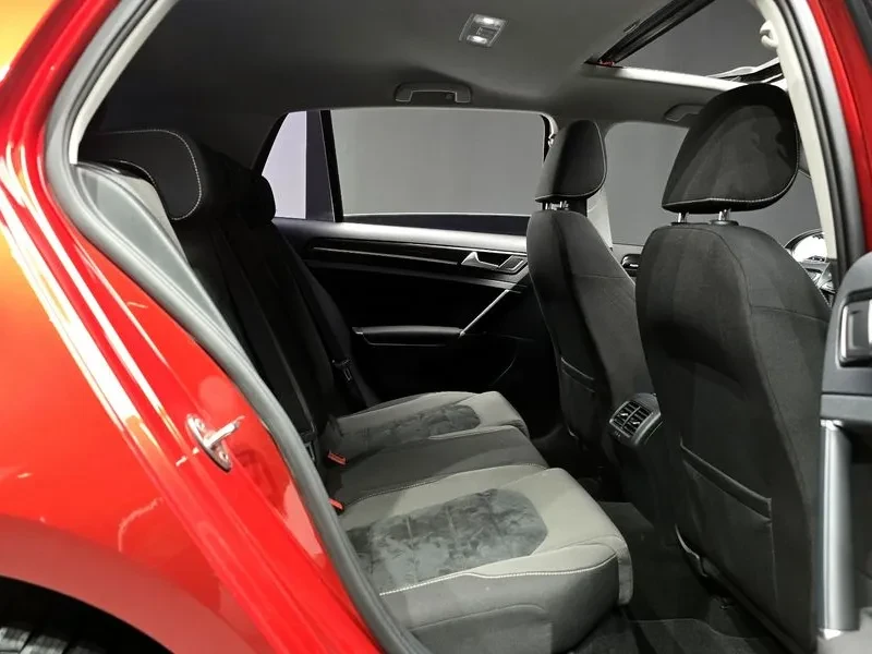 VW Golf 2.0 TDI, снимка 12 - Автомобили и джипове - 54302715