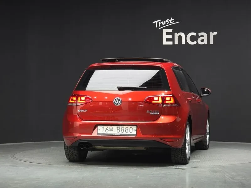 VW Golf 2.0 TDI, снимка 4 - Автомобили и джипове - 54302715