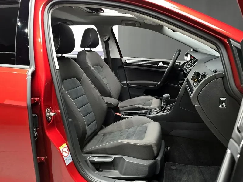 VW Golf 2.0 TDI, снимка 10 - Автомобили и джипове - 54302715