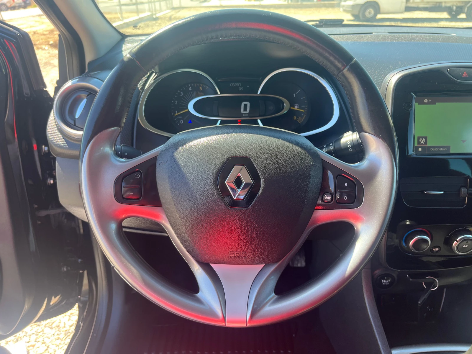 Renault Clio 1.5DCI EURO 6* FULL EXTRAS - изображение 10