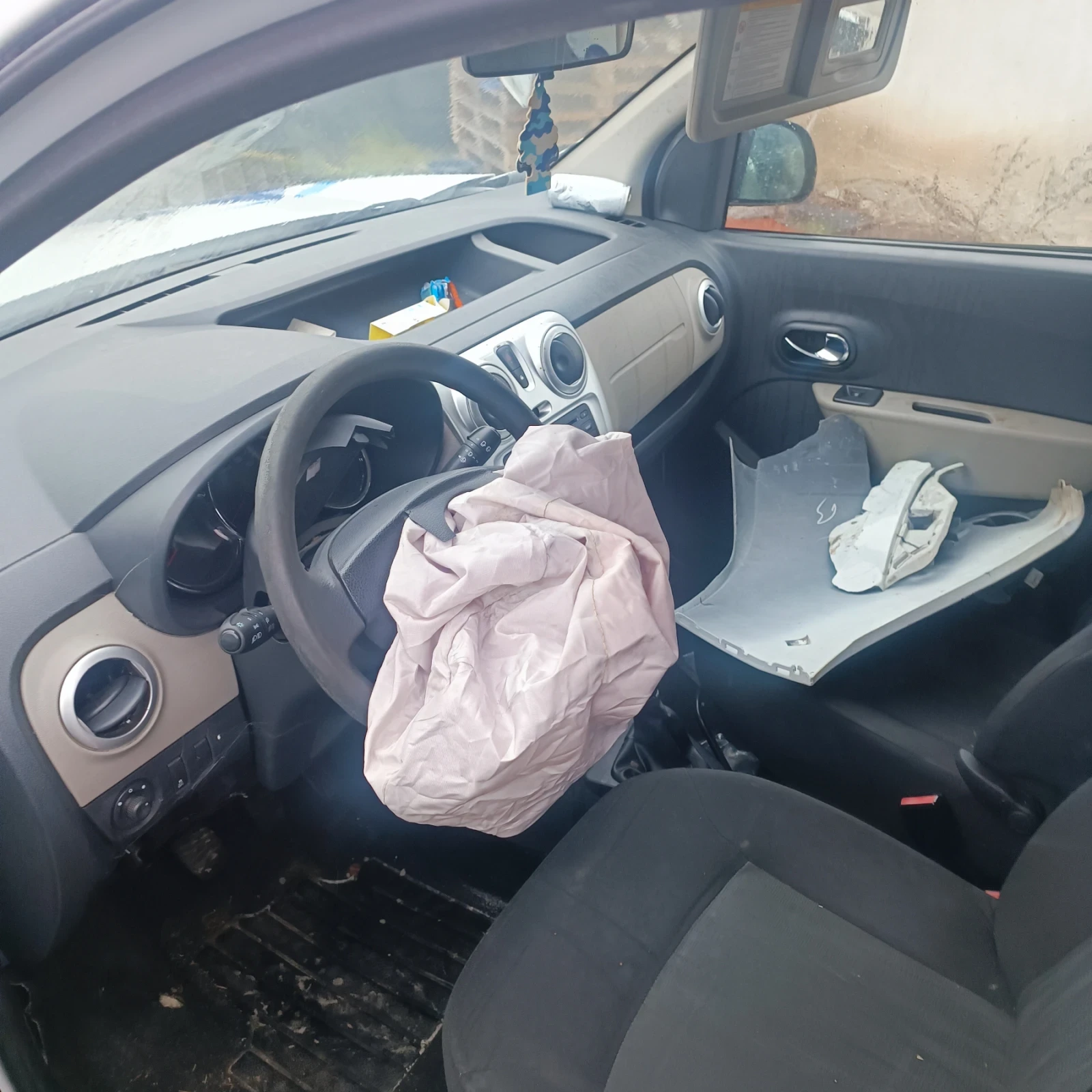 Dacia Dokker 1.6 i, снимка 6 - Автомобили и джипове - 46774323