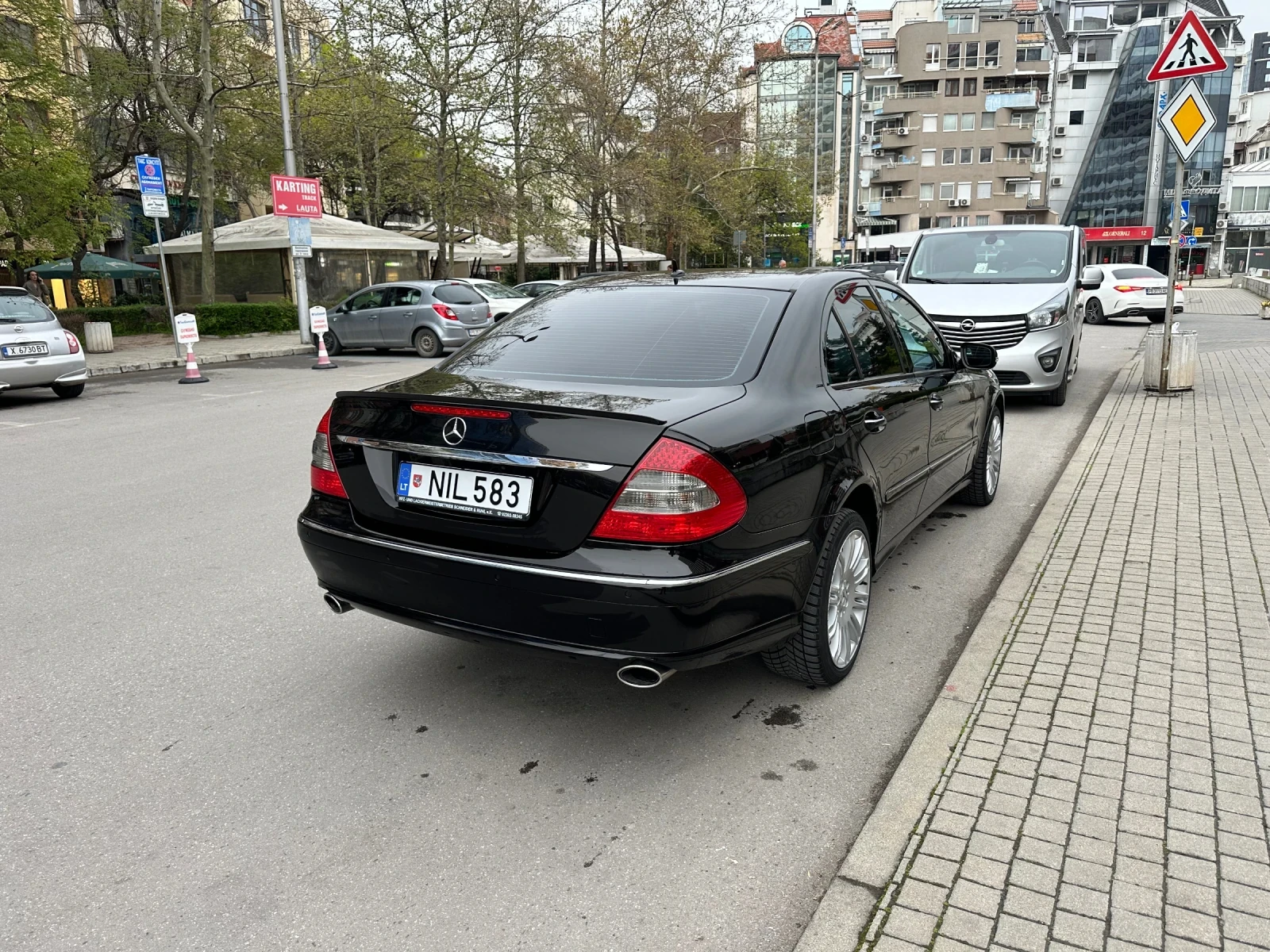 Mercedes-Benz E 320 CDI AIRMATIC  - изображение 4
