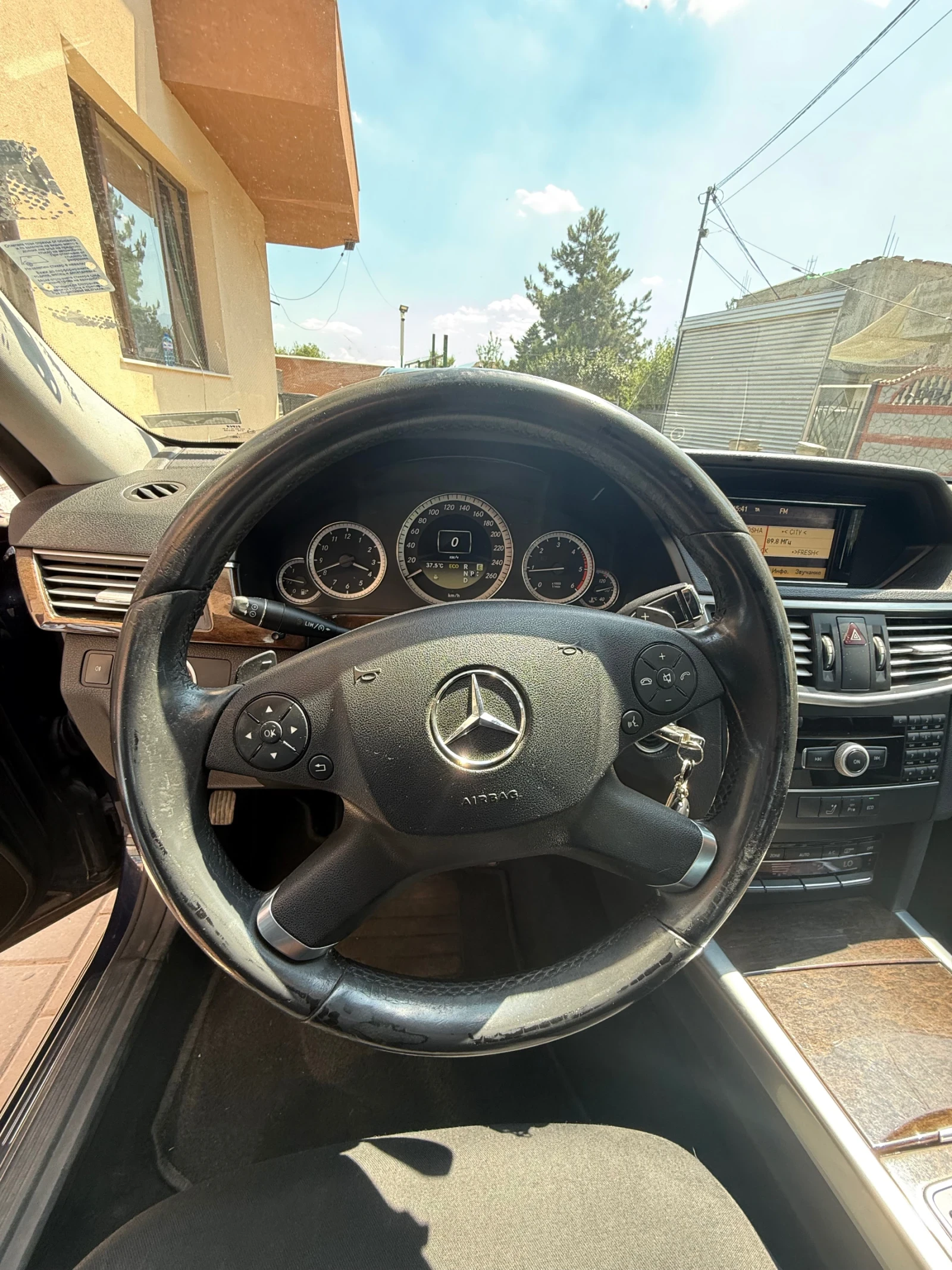 Mercedes-Benz E 220  - изображение 9