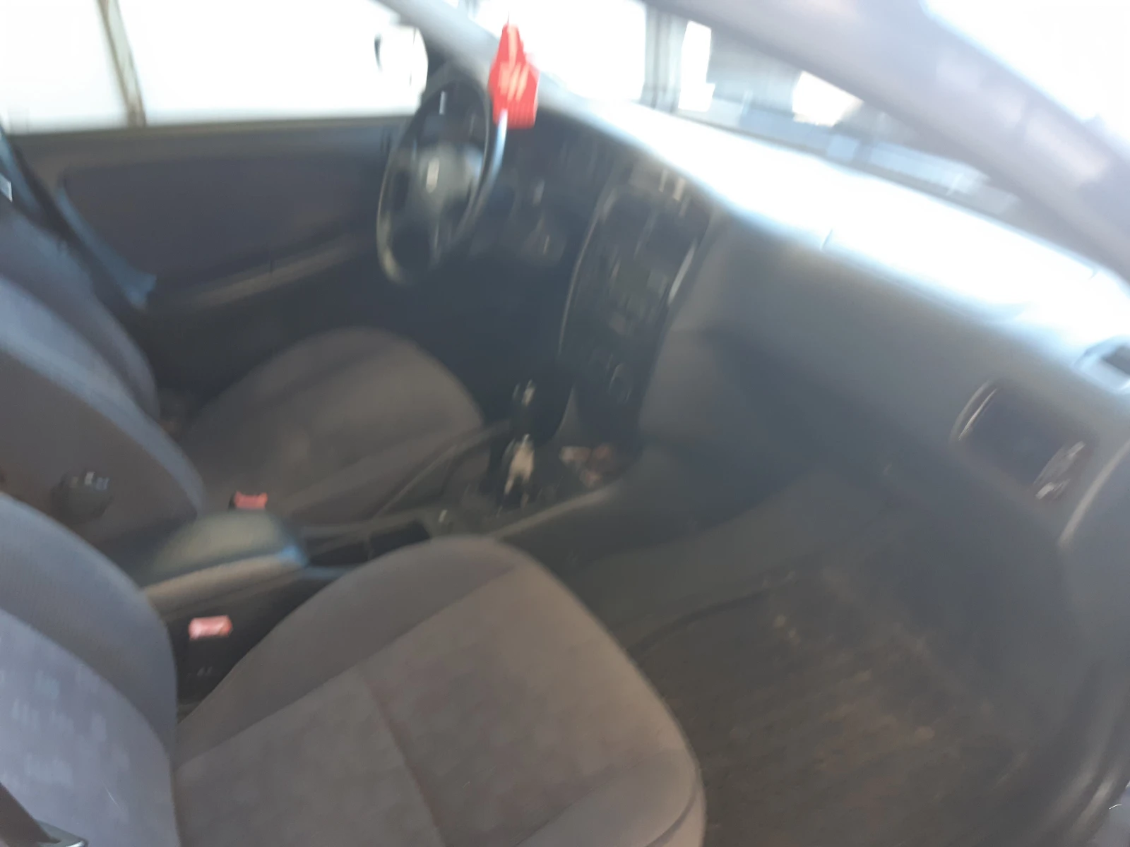 Toyota Avensis 1.8 - изображение 6