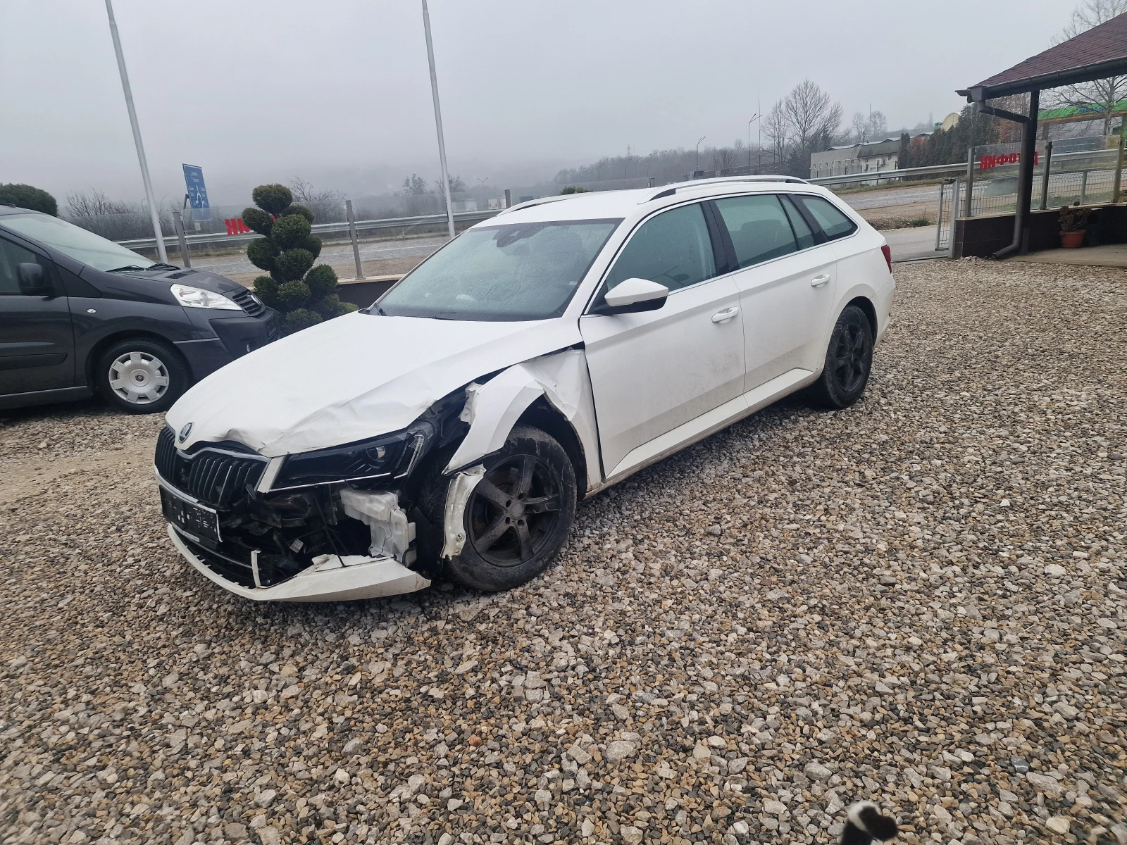 Skoda Superb 2.0 TDI 150KS - изображение 6