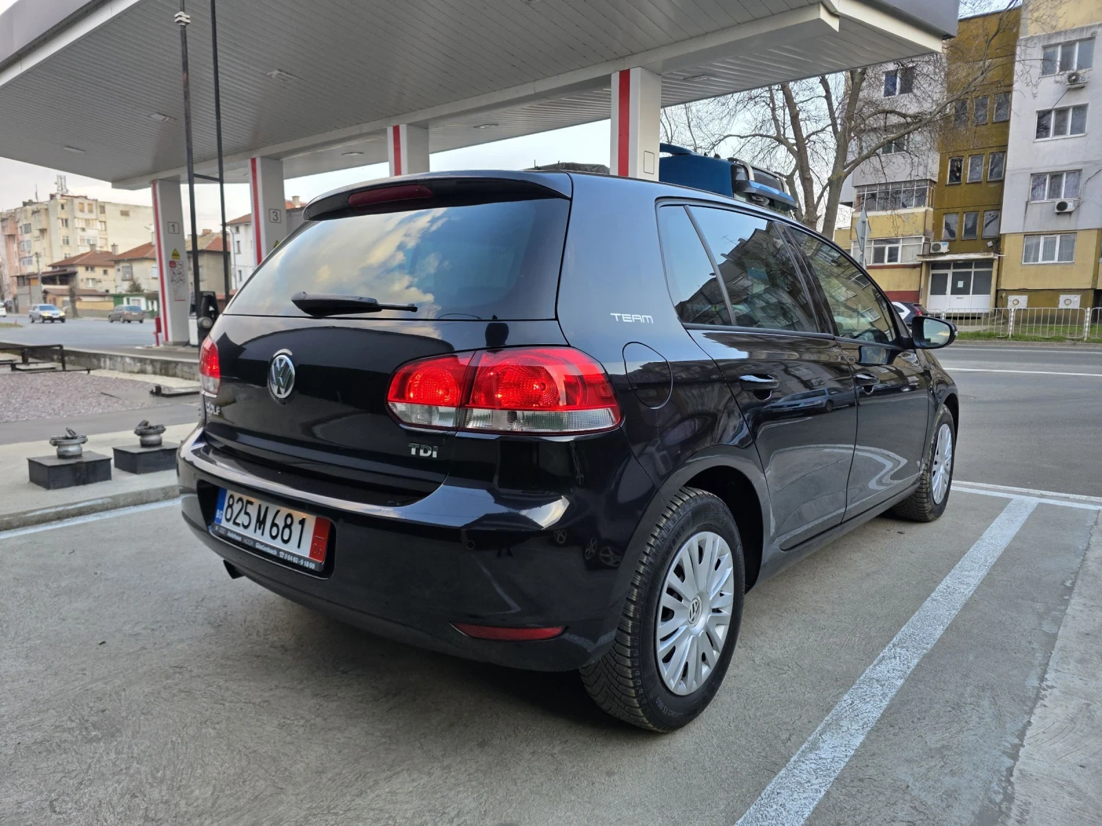 VW Golf 1.6TDI.KLIMA.podgrev.samo.parkirane, снимка 6 - Автомобили и джипове - 53868494