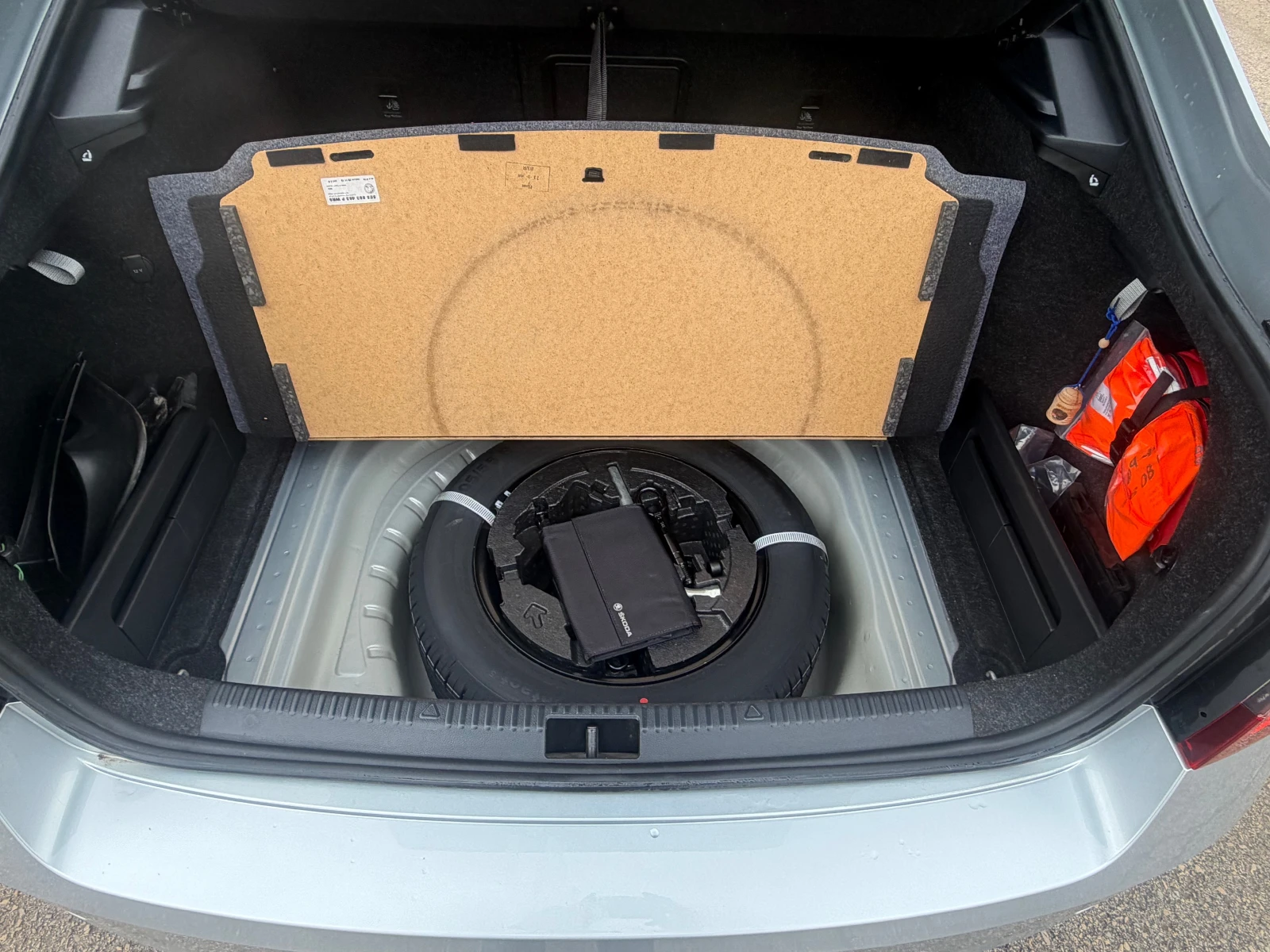 Skoda Octavia 2.0Lim.Style2.0XenPan.., снимка 13 - Автомобили и джипове - 53923045